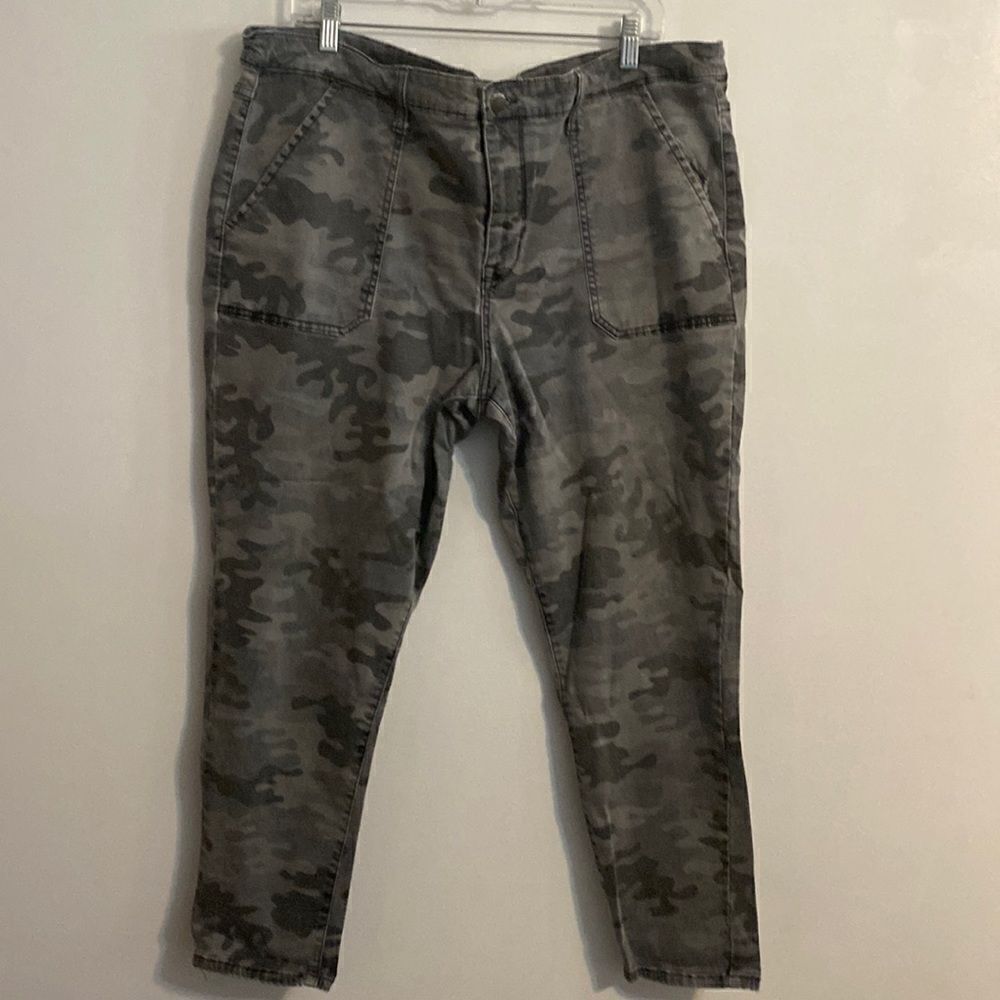 Ava & Viv Gray camouflage super stretch jeggings, size 22